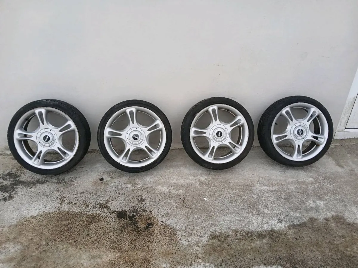 Original JCW Mini 18 inch star spoke alloys - Image 2
