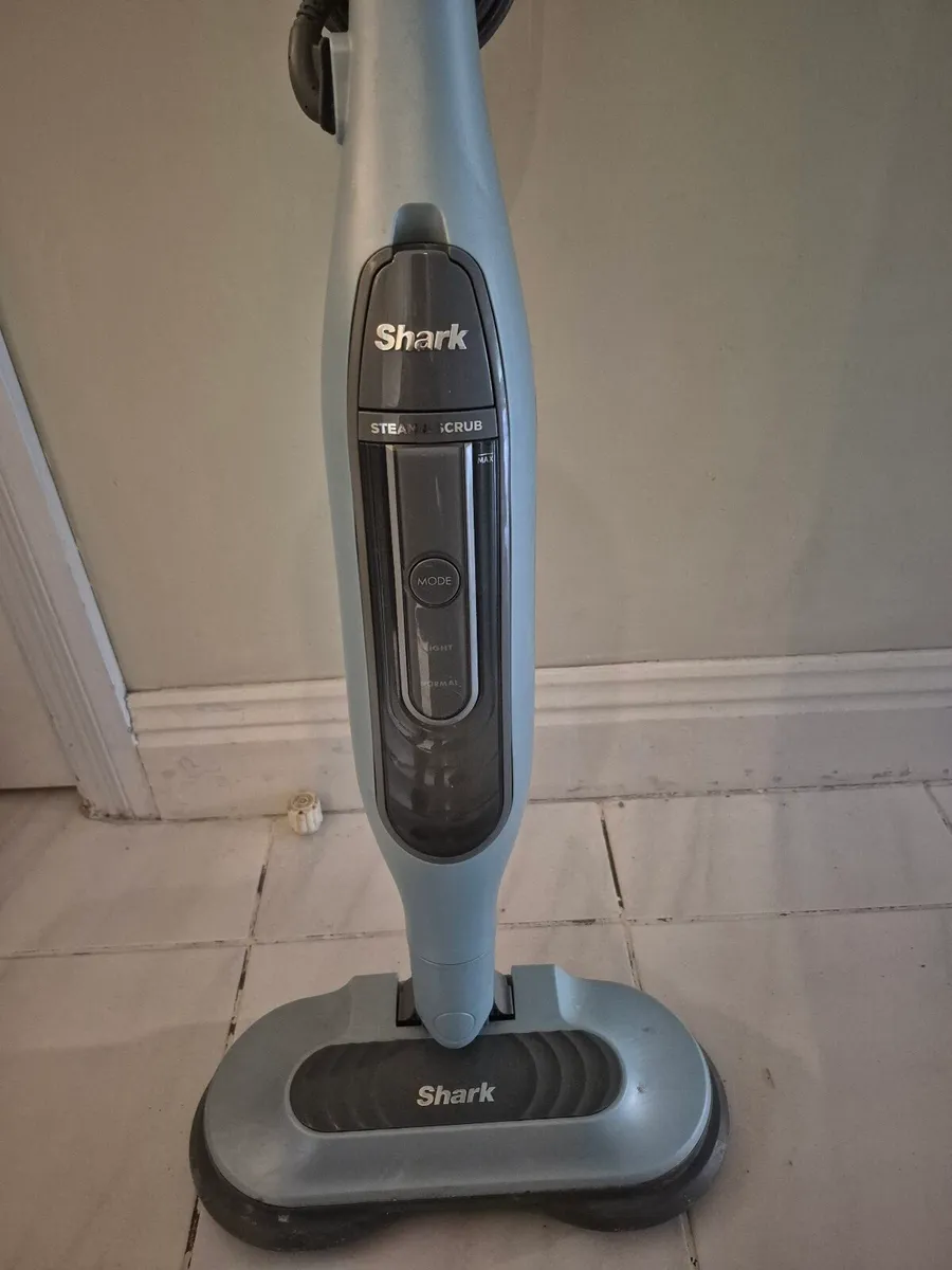 Shark steam mop - Image 2