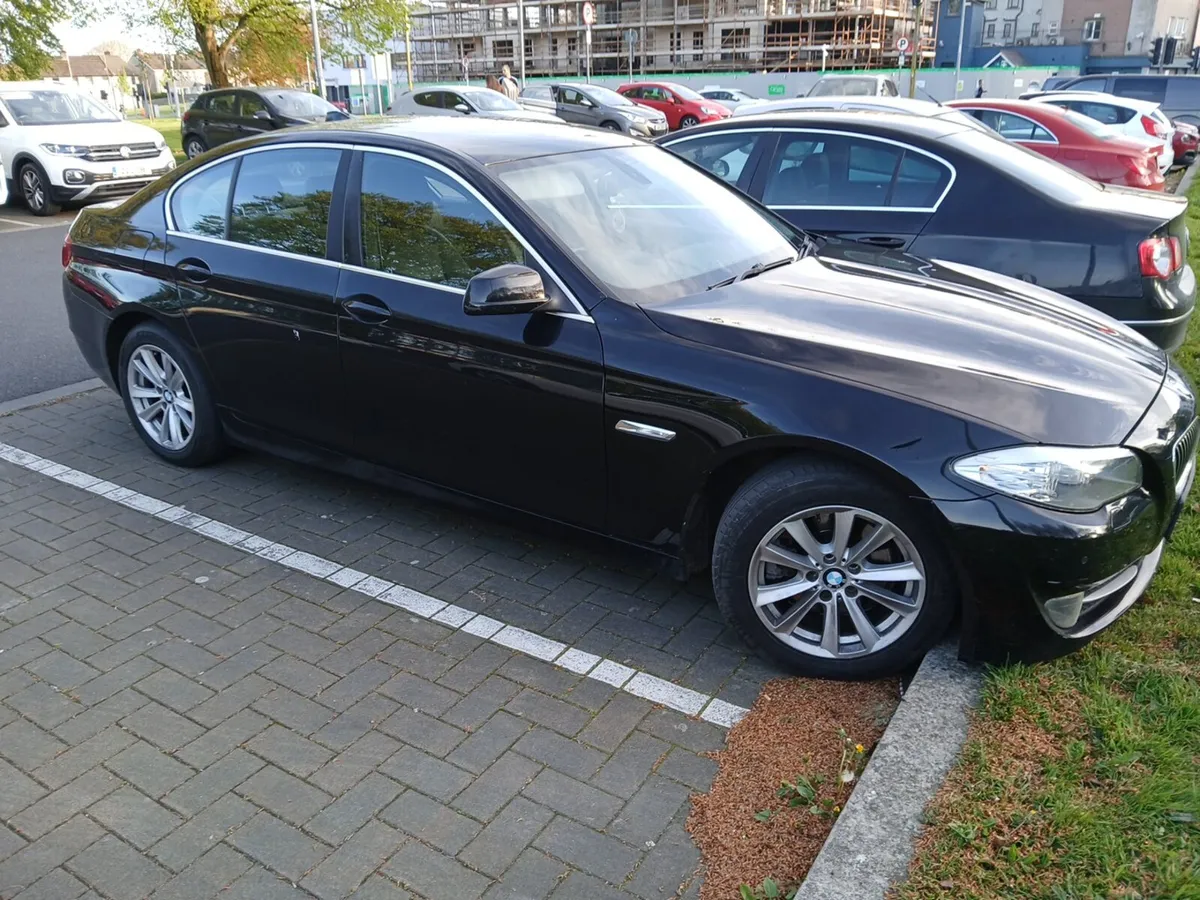 BMW 520 - Image 1
