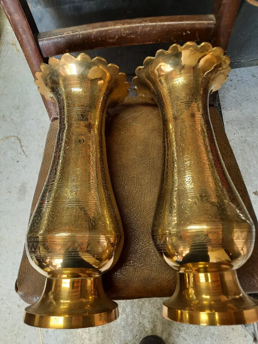 Pair of brass  vases - Image 4