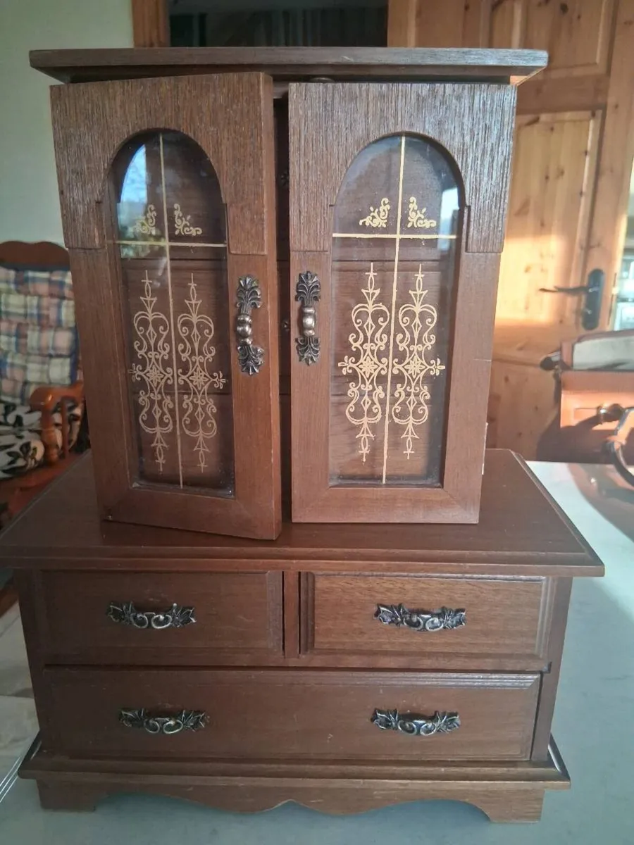 Vintage Wooden jewellery chest - Image 2