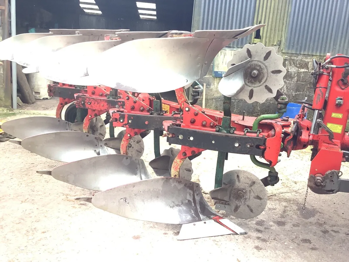 4furrow plough - Image 4
