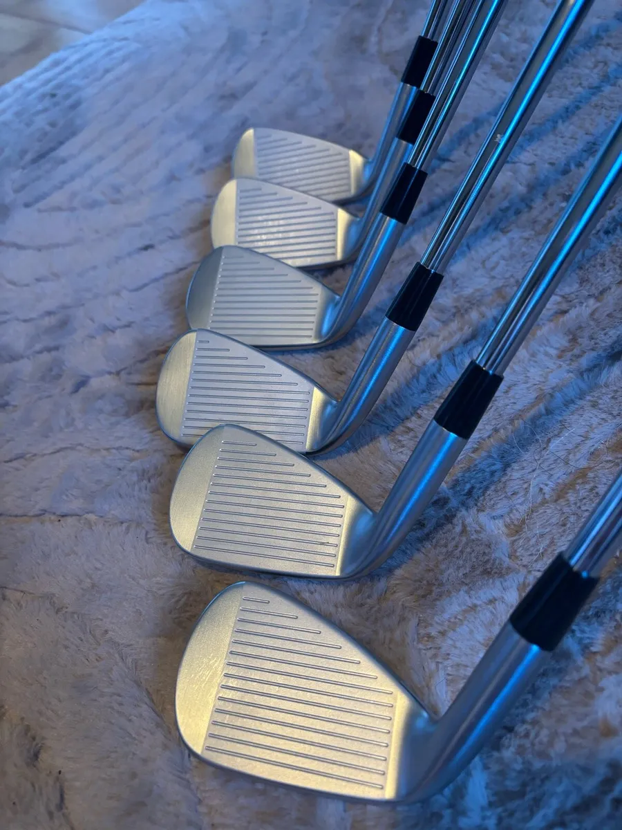 Mizuno JPX 925 Hot Metal - Image 1