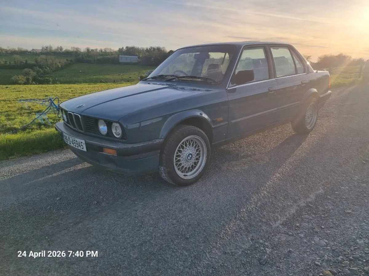 BMW E30 316 restored - Image 1