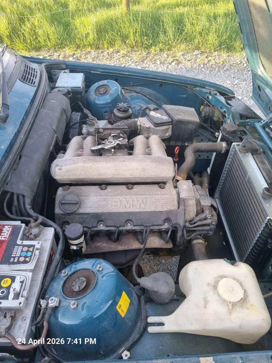 BMW E30 316 restored - Image 3