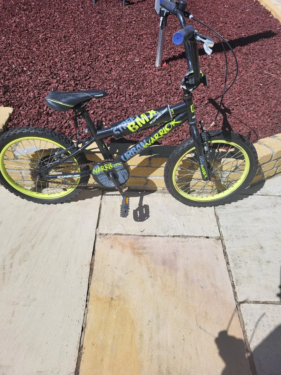 Boys 16" BMX Bike - Image 1