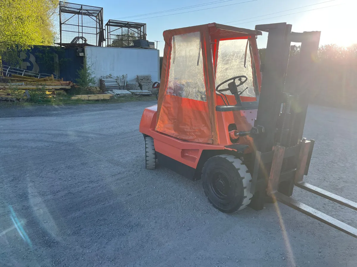 Toyota 2.5 Ton Gas Forklift - Image 3