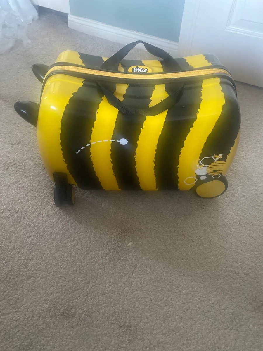 Kids ride on cases - Image 2