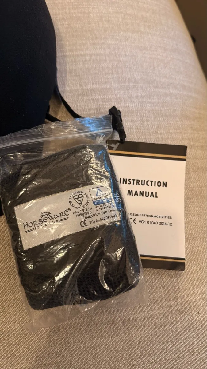 Horse riding helmet - Image 3