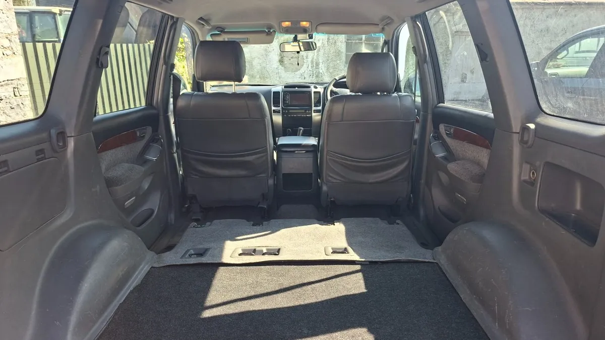 Toyota Land Cruiser 2008 - Image 3