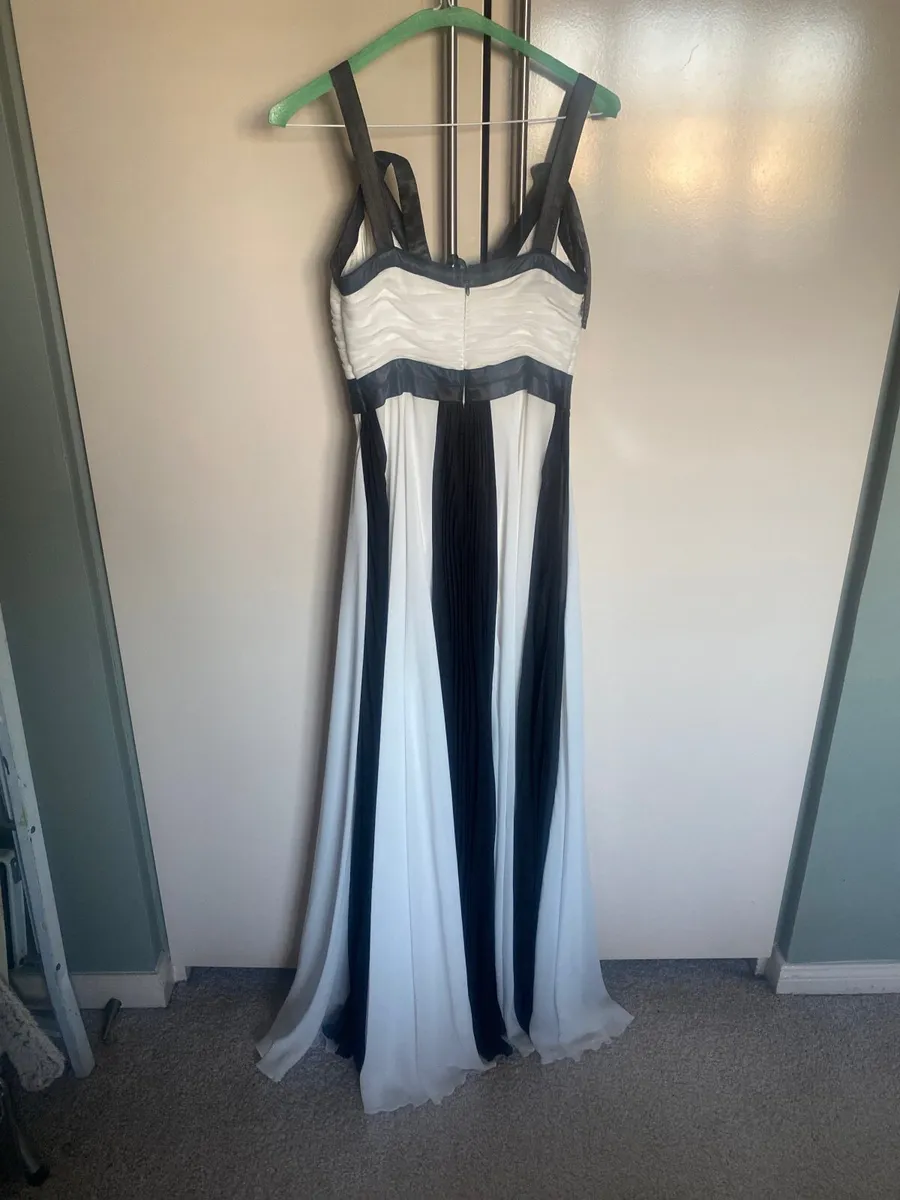 Long  off white and black dress - Image 3