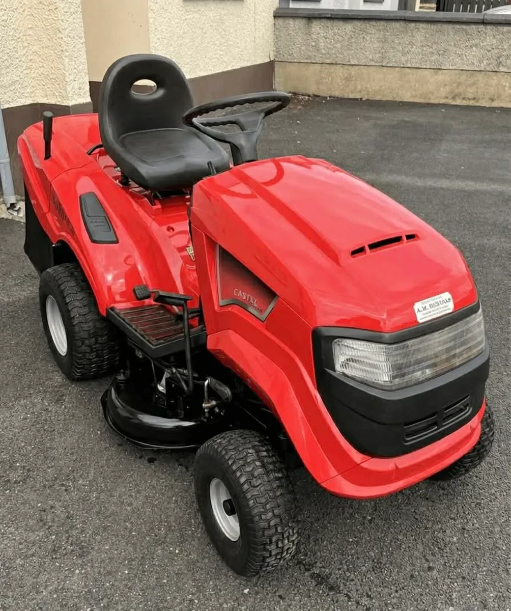 Ride on mower - Image 1