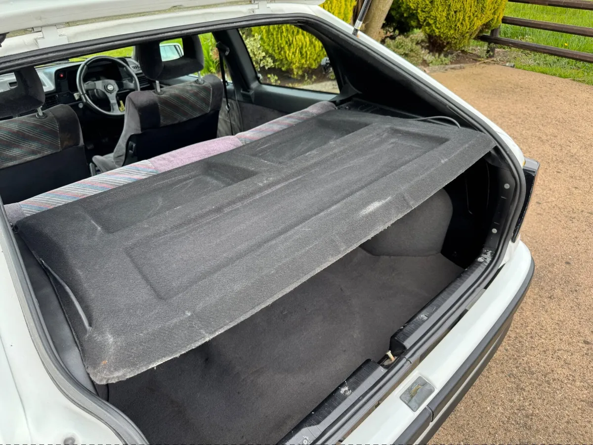 Vauxhall Astra 1988 - Image 4