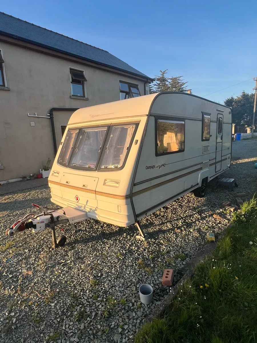 Bailey Pageant Caravan - Image 1