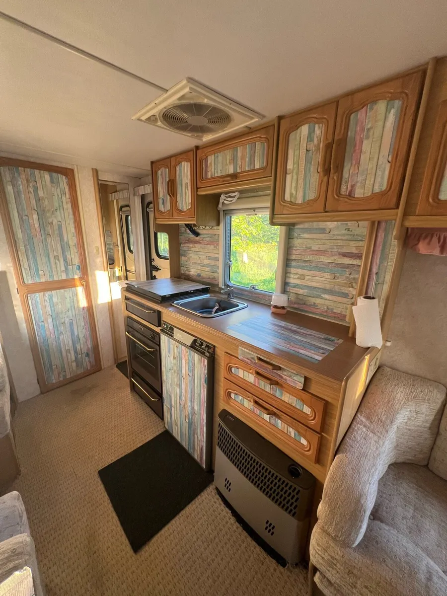 Bailey Pageant Caravan - Image 4