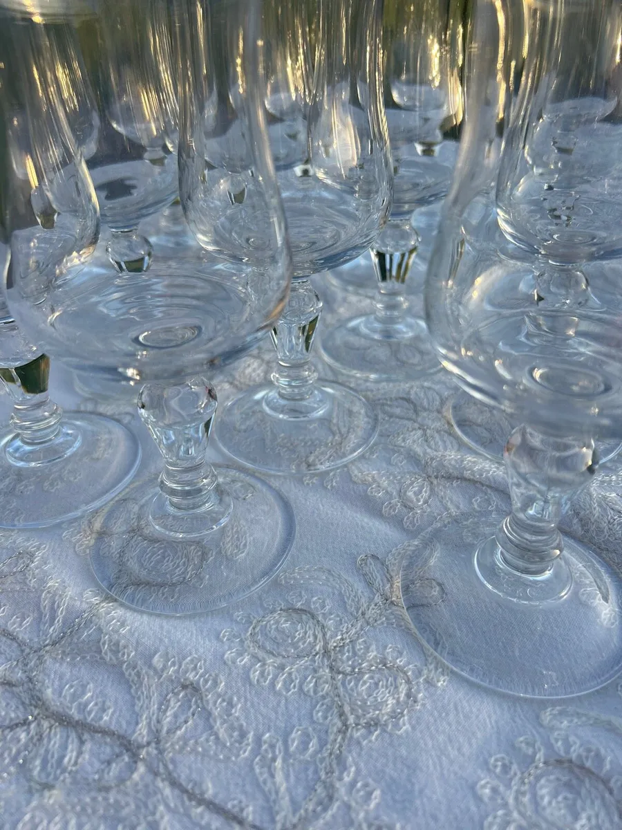 15 ARC French 🇫🇷 wine glasses - Image 3