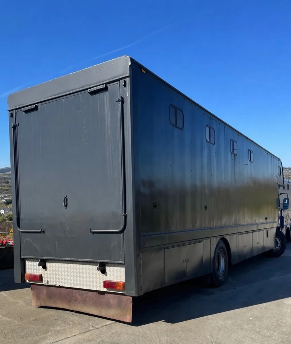Scania Horse Lorry stalled for 6 Full MOT - Image 2