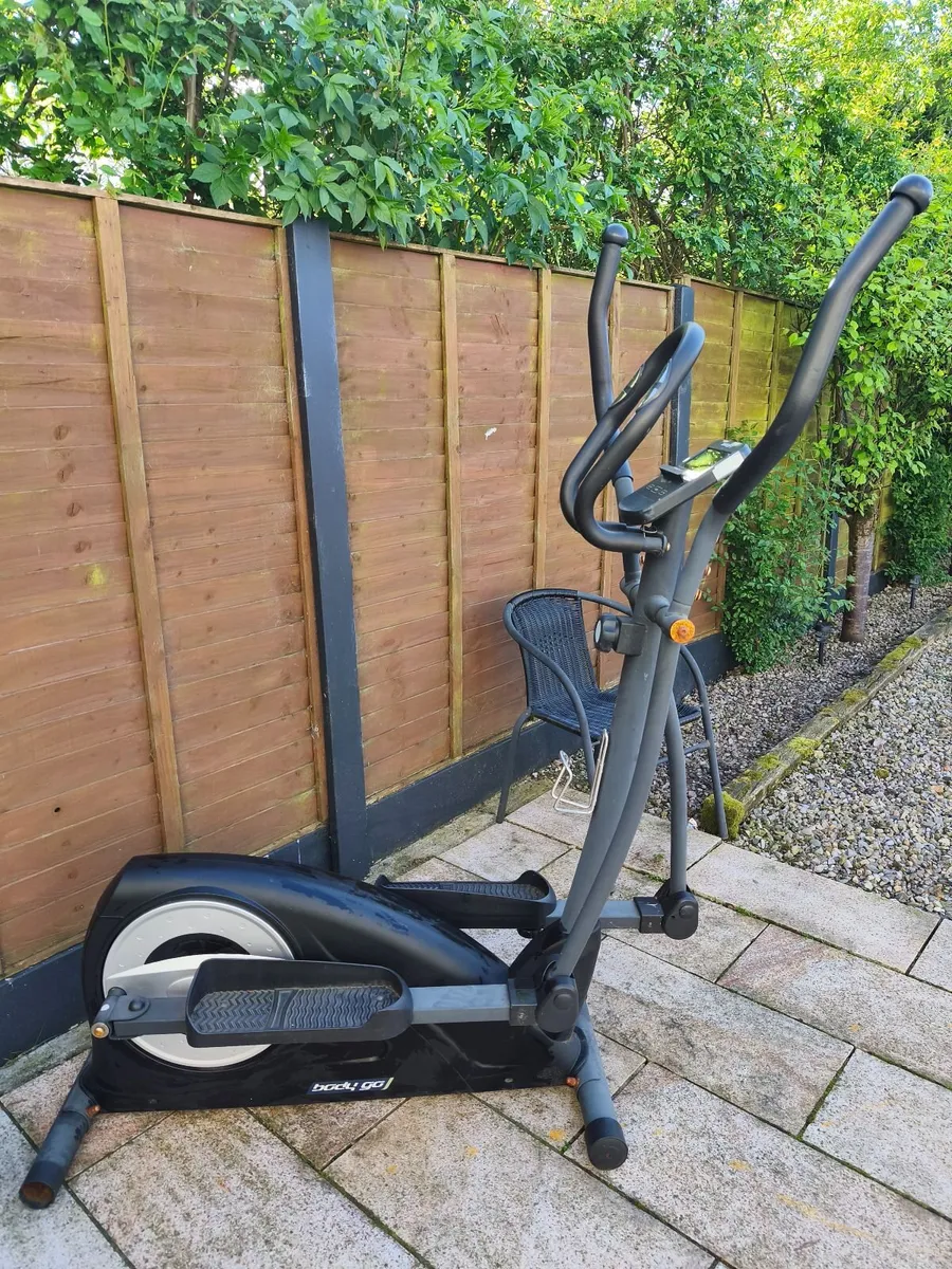 Cross trainer - Image 1