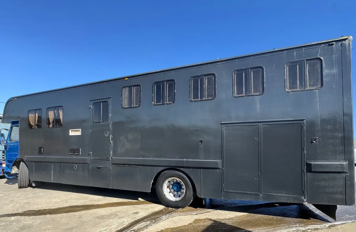 Scania Horse Lorry stalled for 6 Full MOT - Image 3