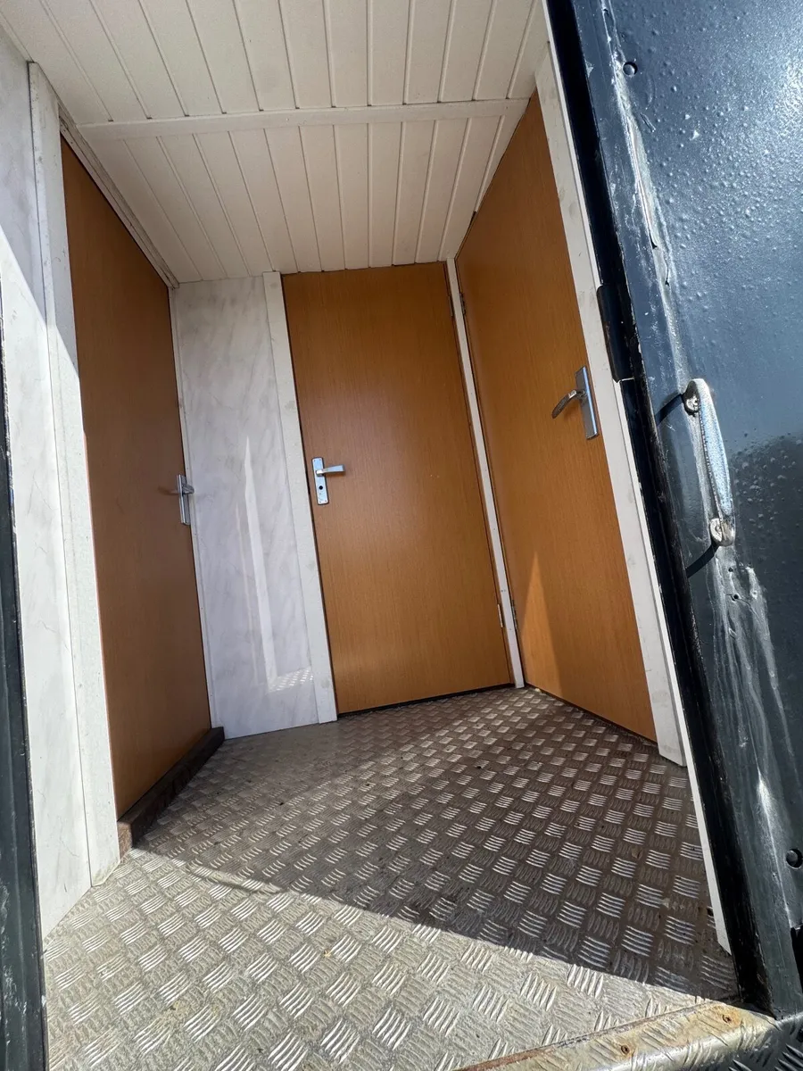 Scania Horse Lorry stalled for 6 Full MOT - Image 4