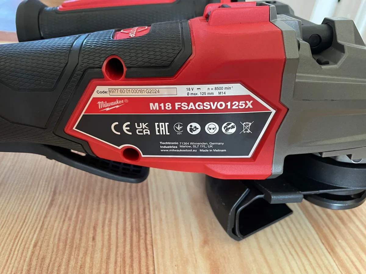 Milwaukee grinder 18v new - Image 3