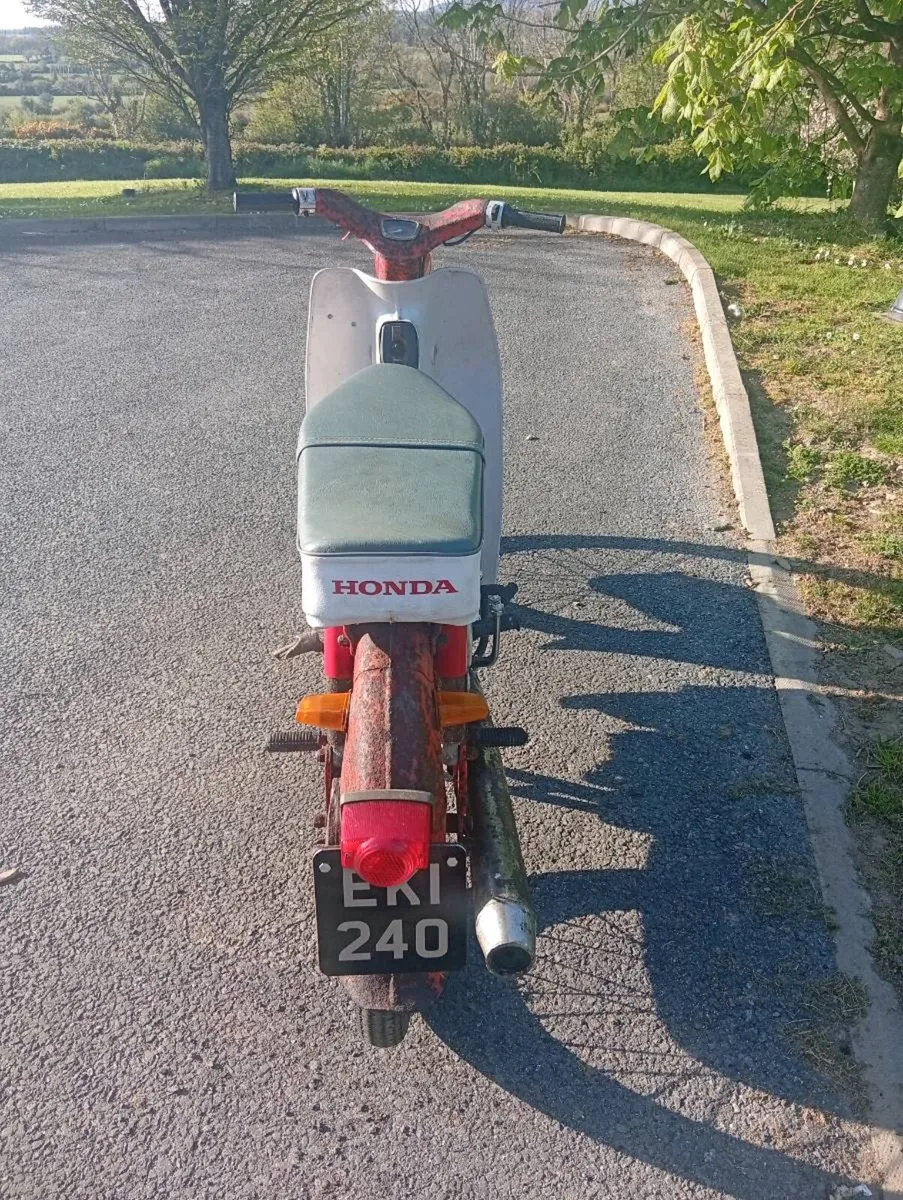 Honda 50  1965 - Image 3