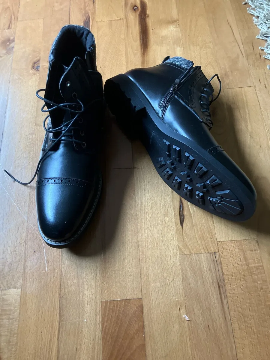 Black Bruno Marc boots