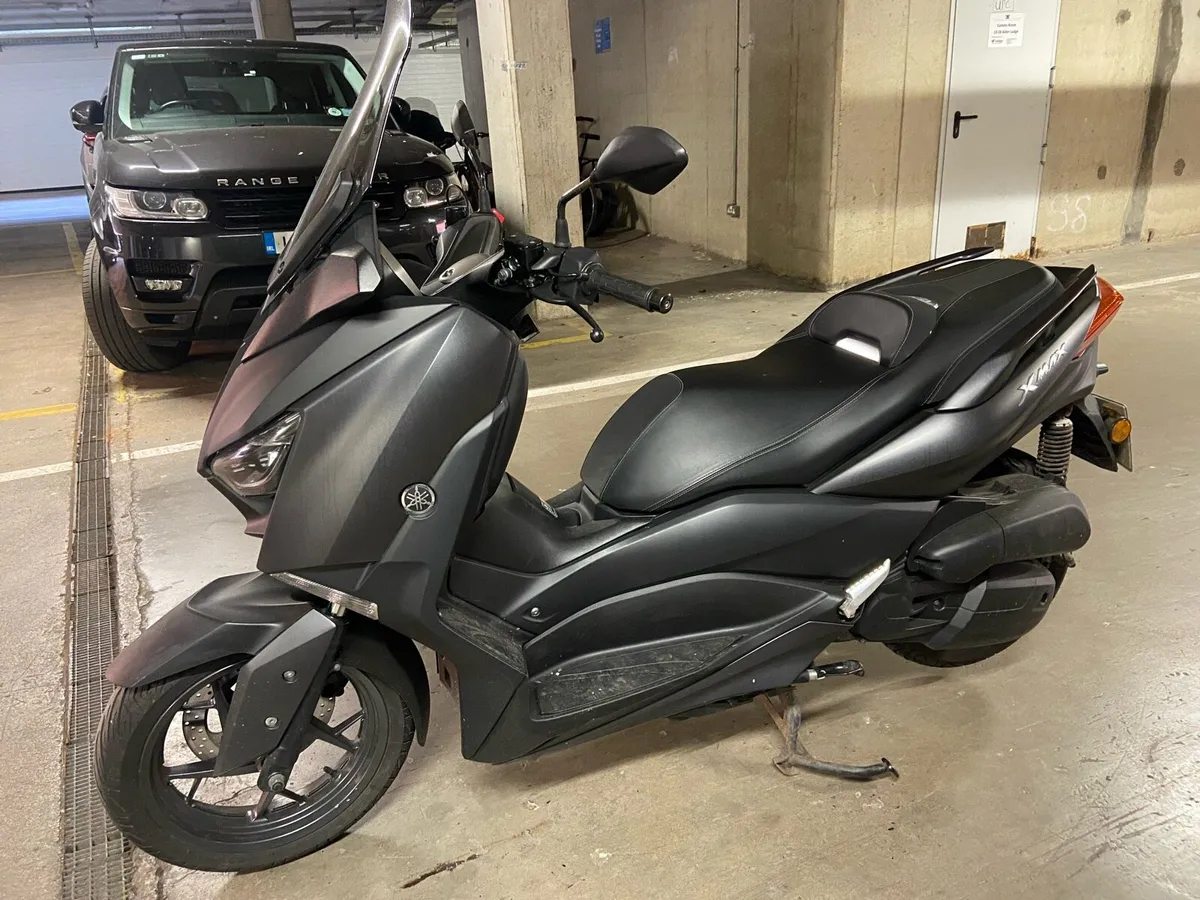 Yamaha Xmax - Image 1