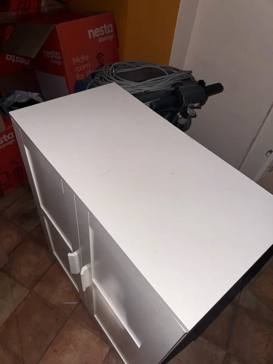 Storage cabinet - Image 1
