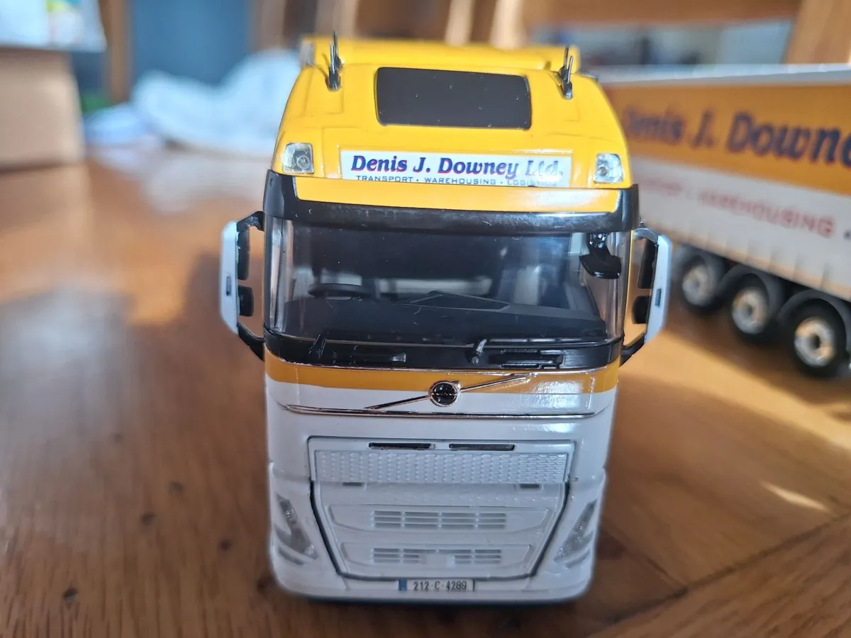 WSI 1 50 SCALE MODEL TRUCK - Image 3