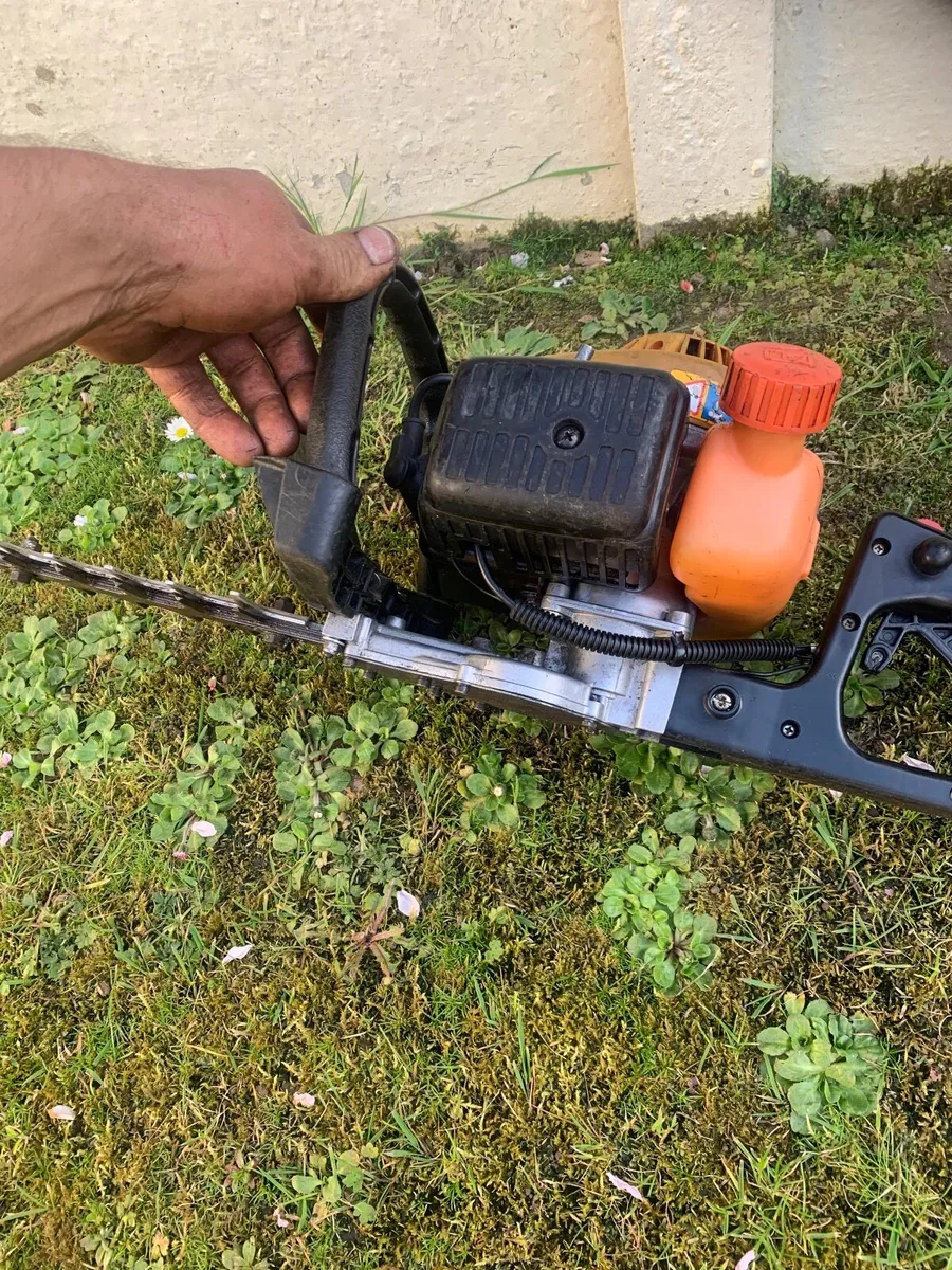 Hedge trimmer - Image 2