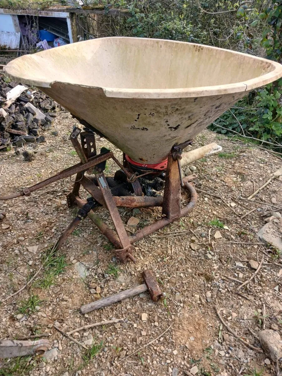 Vicon wag tail - Image 1