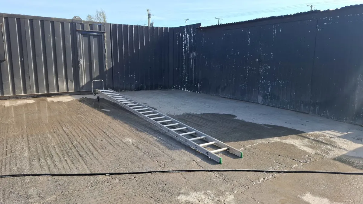 21 Rung Roofing Ladder – Roof Access Ladder - Image 1