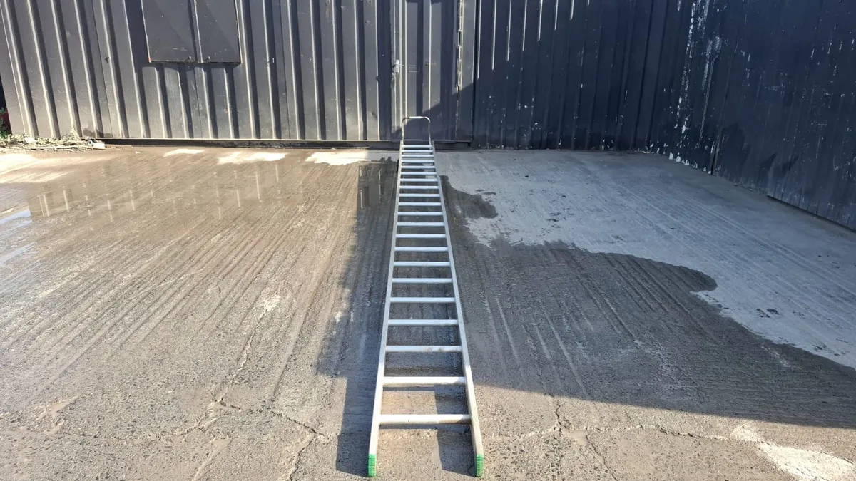 21 Rung Roofing Ladder – Roof Access Ladder - Image 2