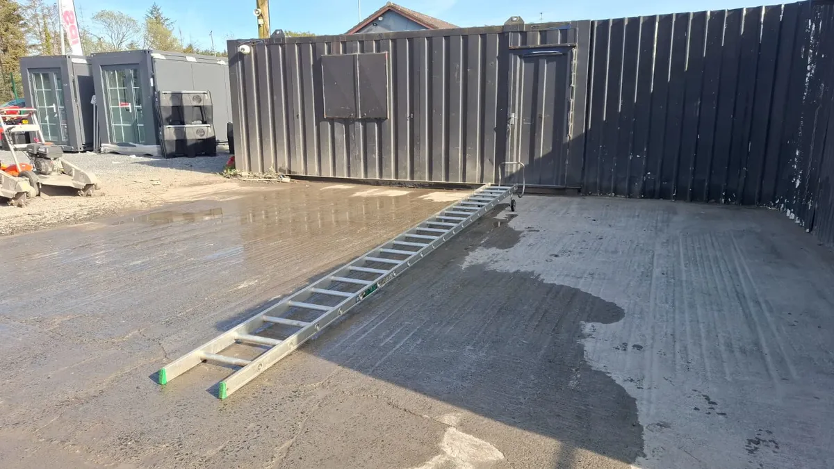 21 Rung Roofing Ladder – Roof Access Ladder - Image 3