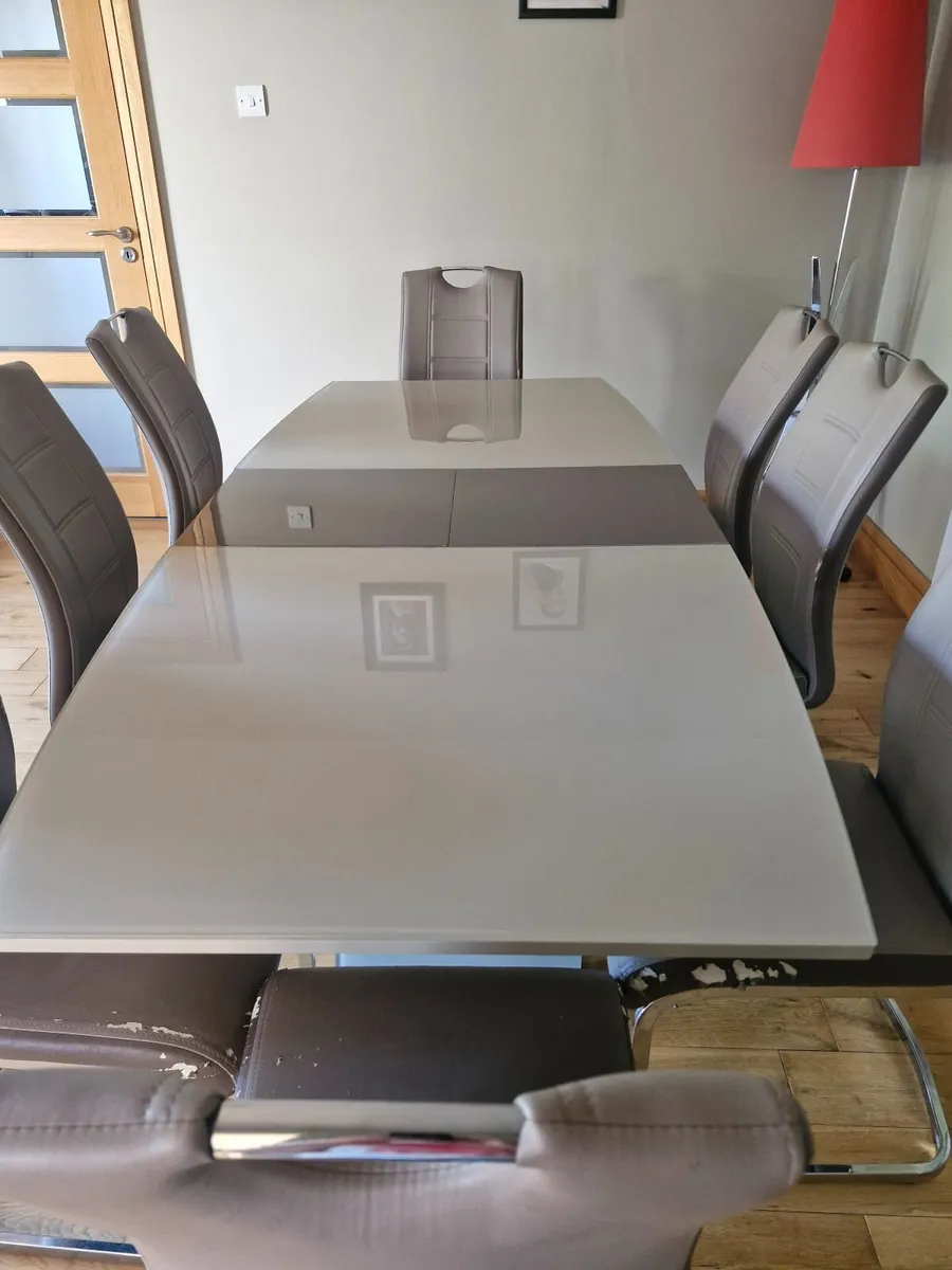 Dining table & chairs - Image 1