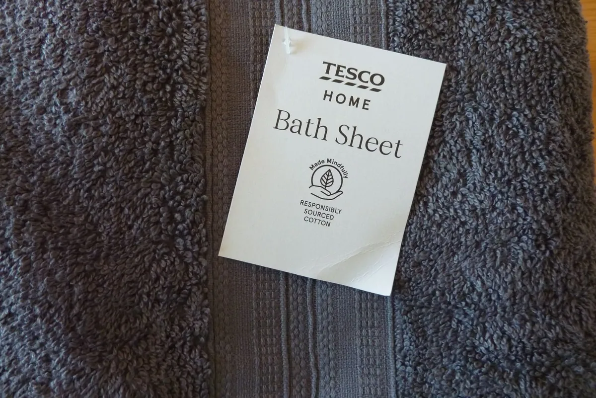 Bath towels and sheets - Image 3