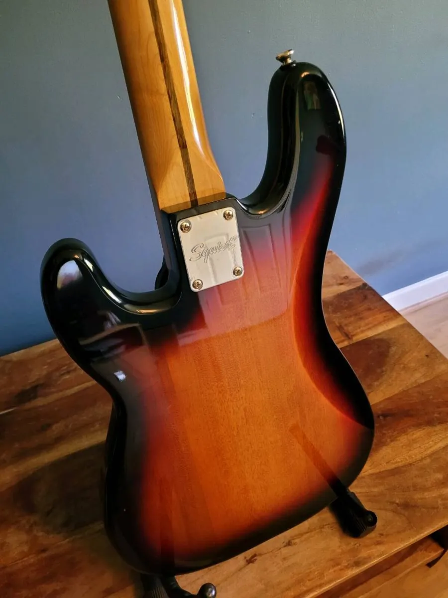 Fender Squier CV 60s P-Bass - Image 4