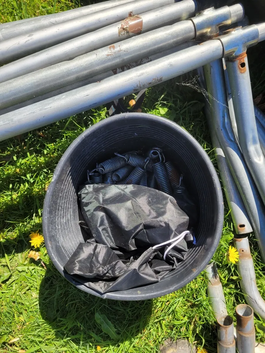 Trampoline 10ft free. - Image 3