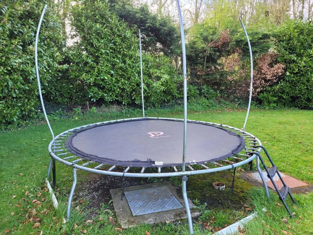 Trampoline 10ft free. - Image 1