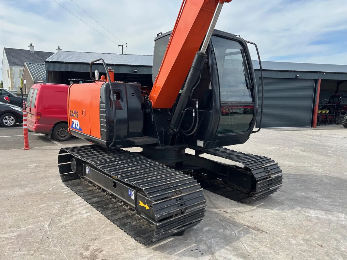 2013 Hitachi Zaxis 70 On New 700mm Pads - Image 4