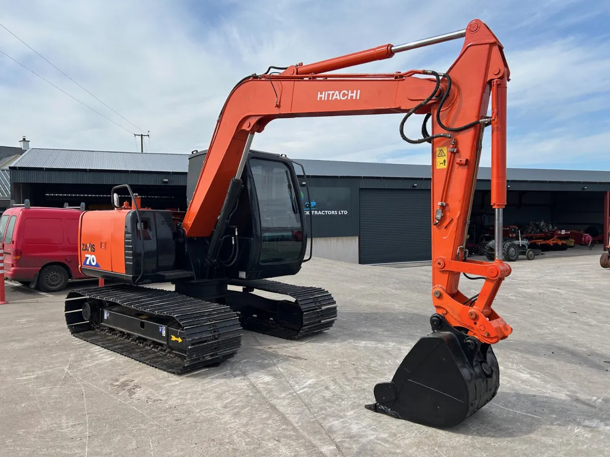 2013 Hitachi Zaxis 70 On New 700mm Pads - Image 3