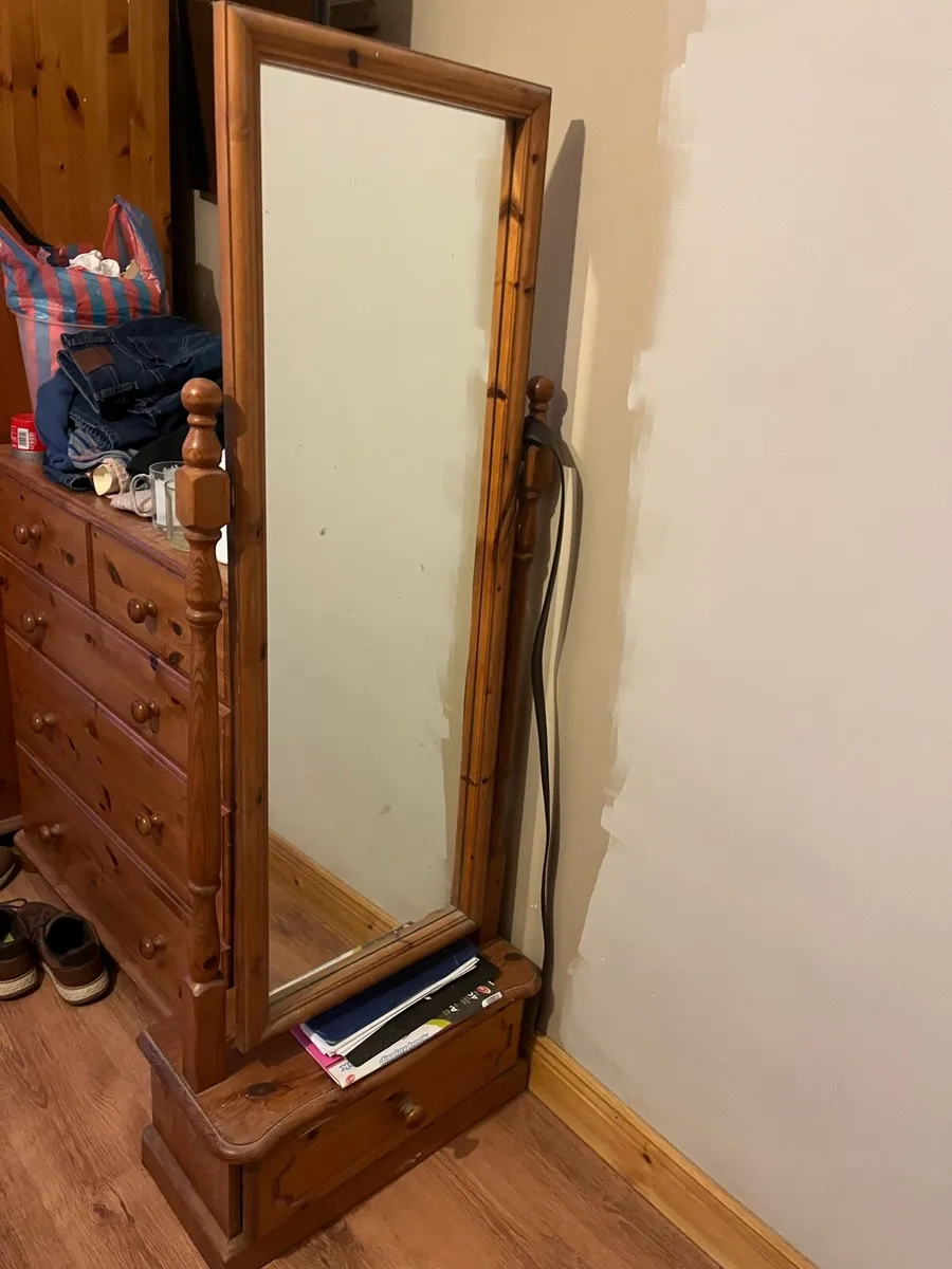 Bedroom furniture - Image 4