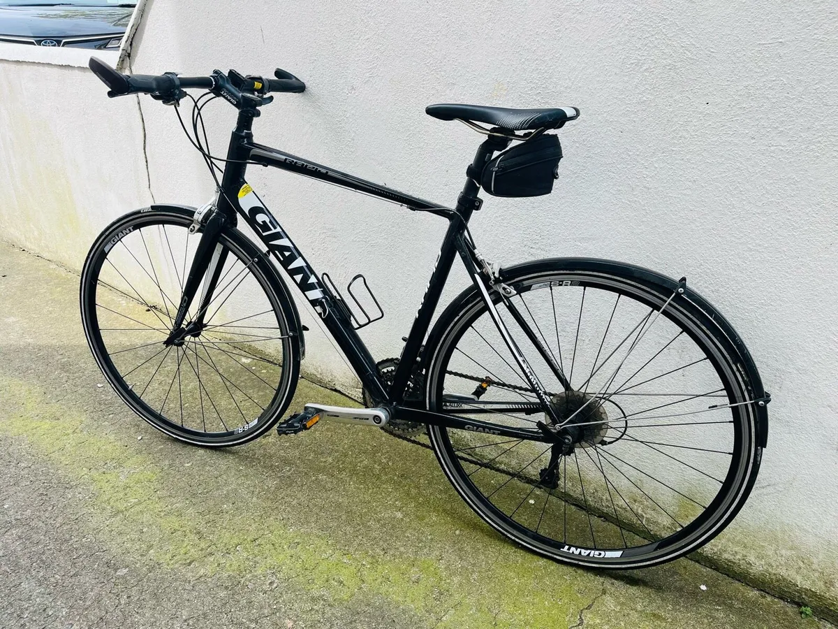 Giant rapid hybrid bike - Image 4