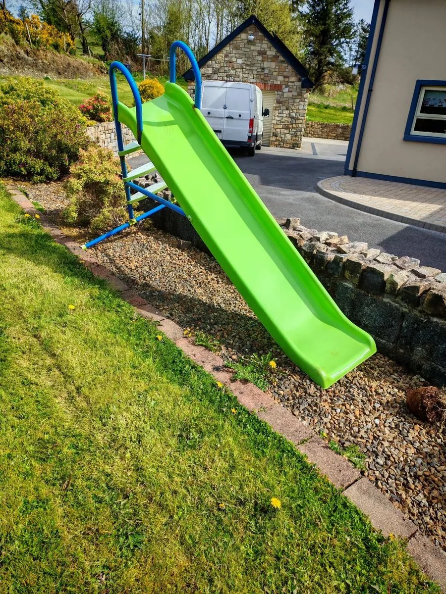 Child's swing and slide - Image 1