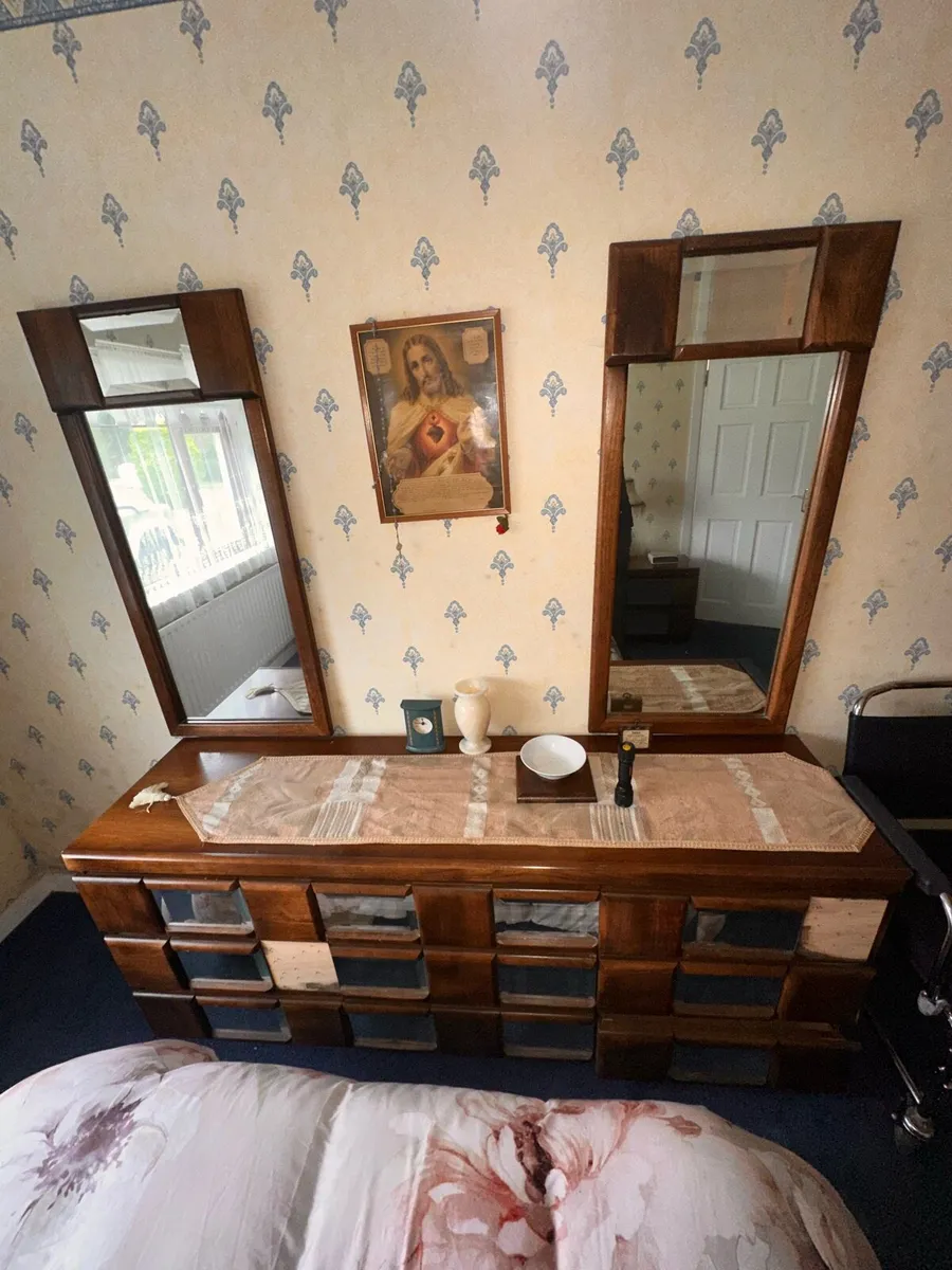 Bedroom set - Image 2