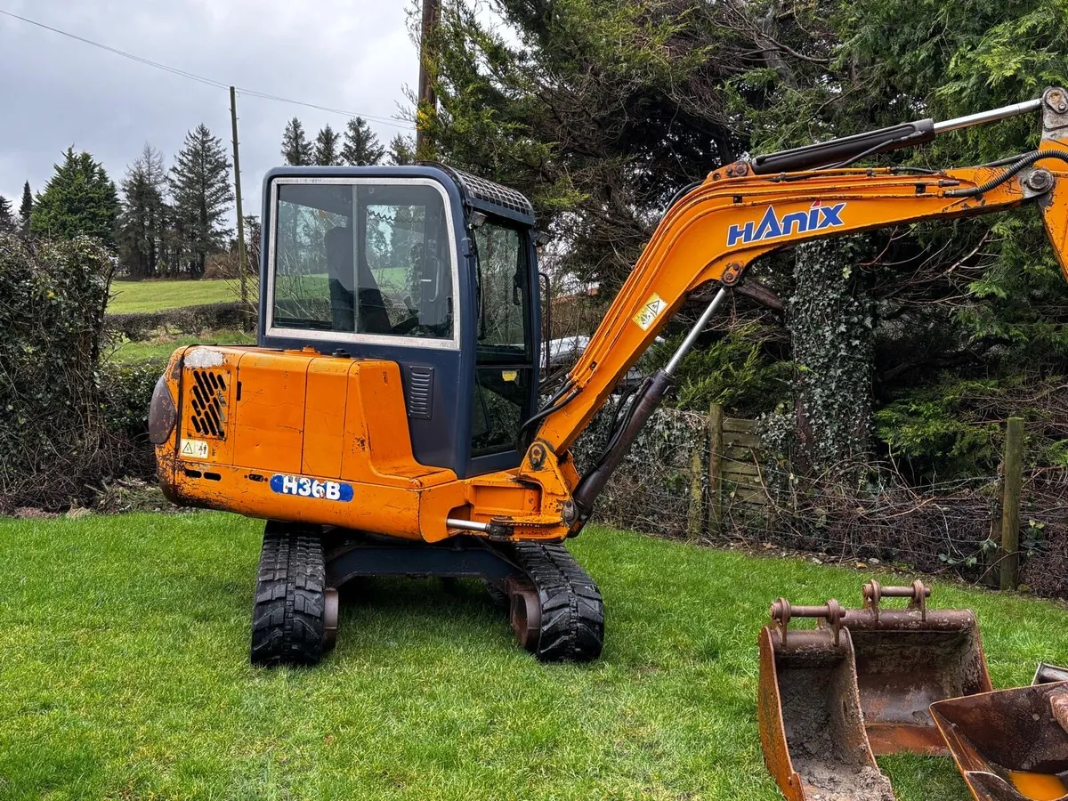 Hanix Mini Digger - Image 3