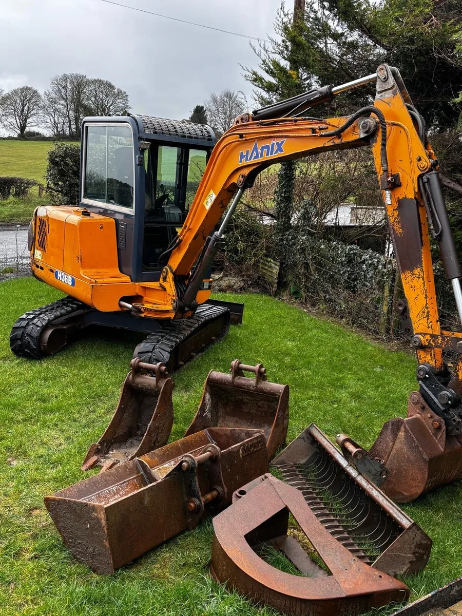 Hanix Mini Digger - Image 1