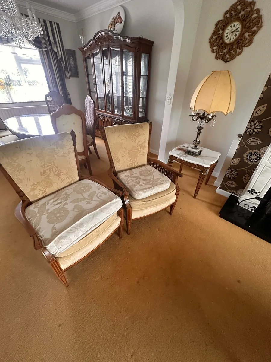 Sofa and arm chairs - Image 3