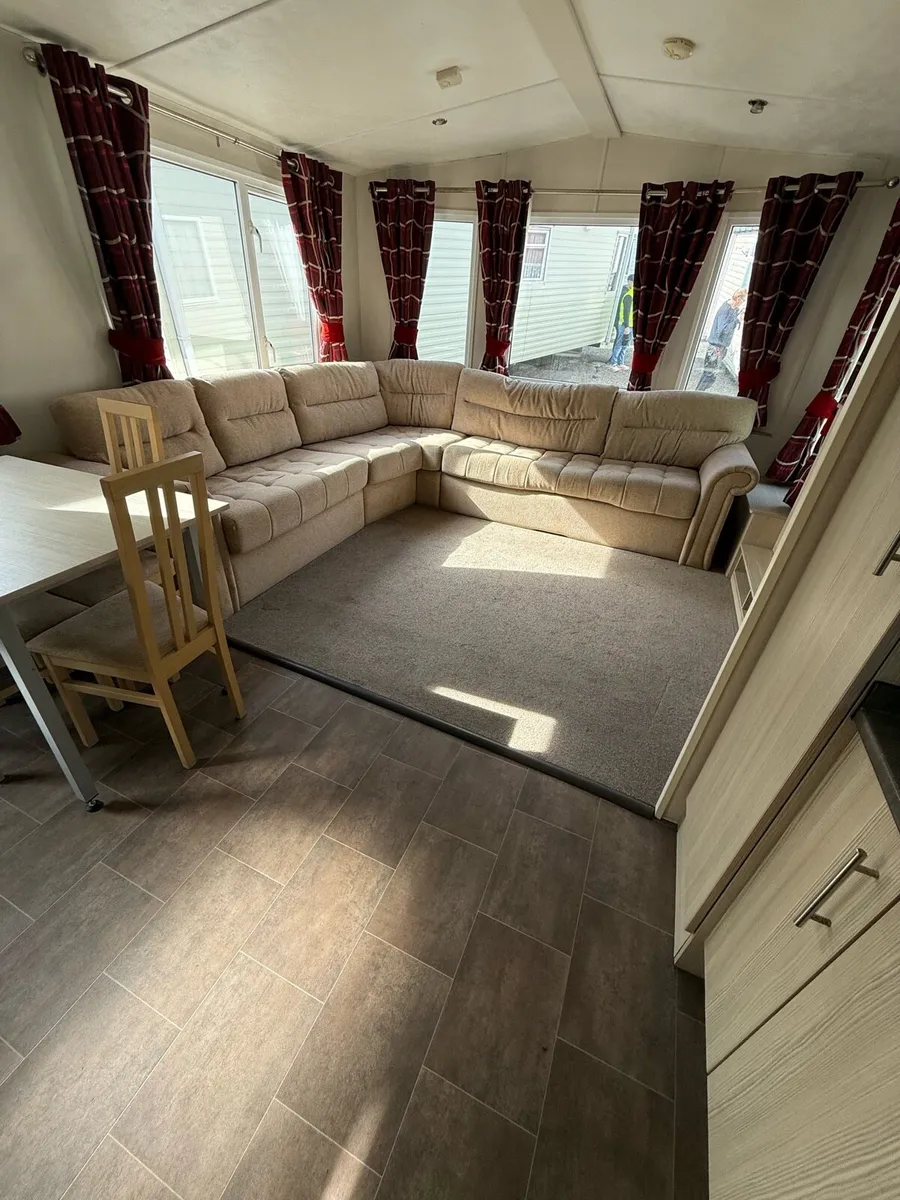 Victory 36-12.6 3 bed Full winter pack TPScaravan - Image 2